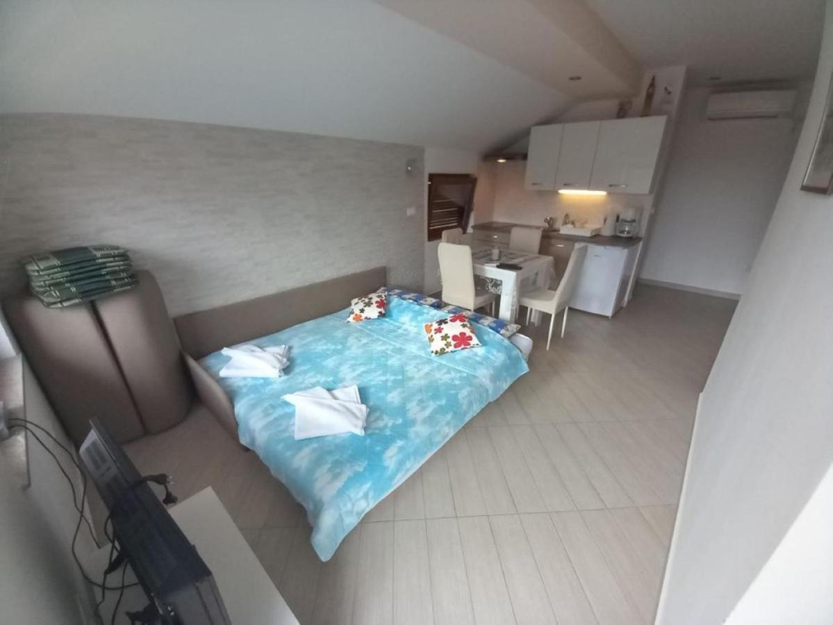 Apartmani Gracijela Карлобаг Экстерьер фото
