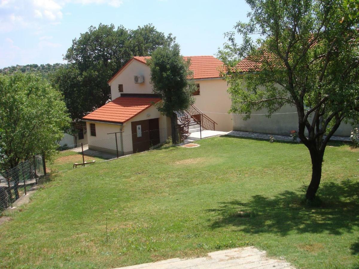 Apartmani Gracijela Карлобаг Экстерьер фото